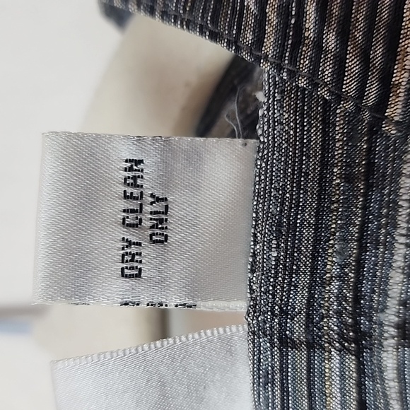 Chico's Design 100% Silk Textured Gray Women's Top Size 2 (12) - Picture 10 of 10